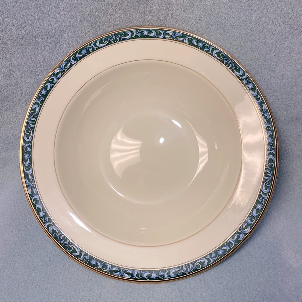 MIKASA AUBUSSON Serving Bowl